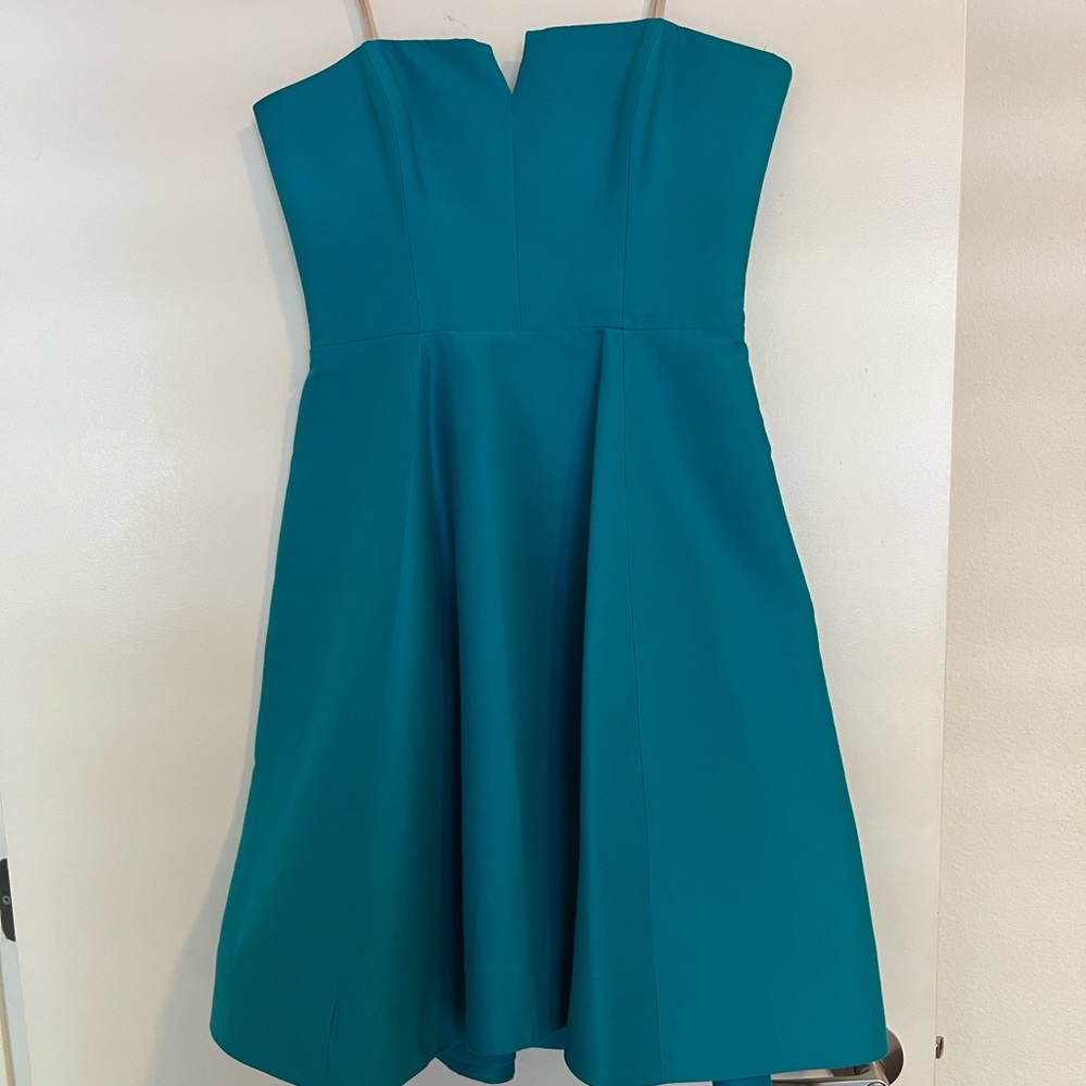 Strapless dress, with lining and bra on the inside
